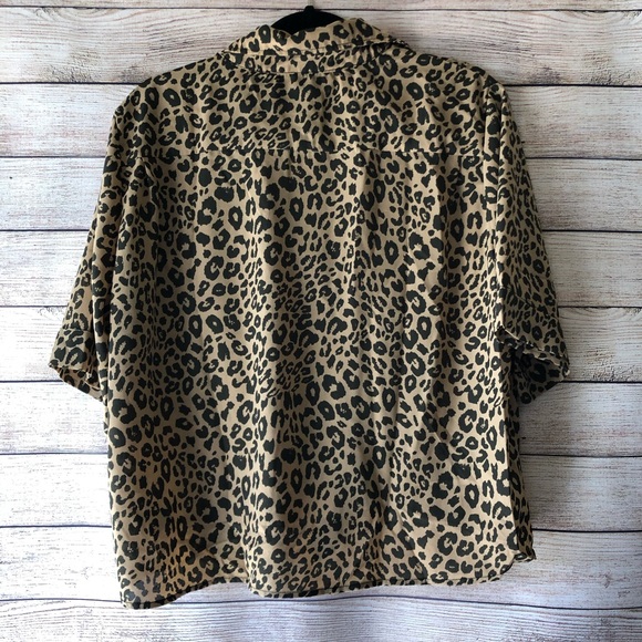 Sanctuary Leopard Print Short Sleeve Tie Front Top - Picture 7 of 8